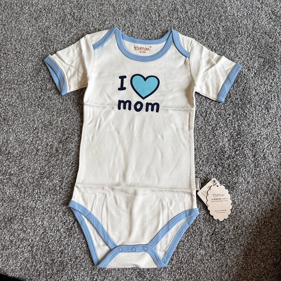 NWT, 2 baby boy onsies,12-18 months - Picture 6 of 8